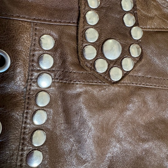 BNWT H&M Genuine Leather Lace Up Studded Shorts Khaki Brown size 12 - Picture 2 of 8